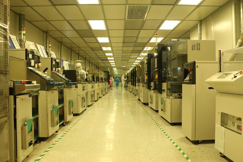 半導(dǎo)體潔凈車間的圖片 半導(dǎo)體潔凈車間的圖片