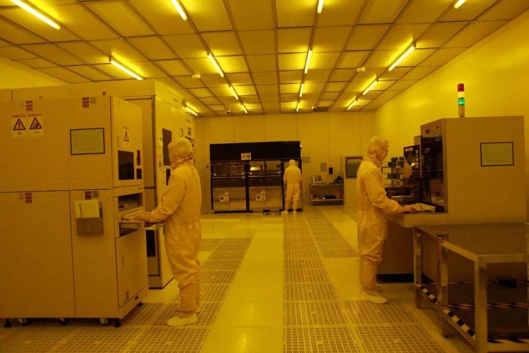 百級(jí)芯片凈化車間 百級(jí)芯片凈化車間