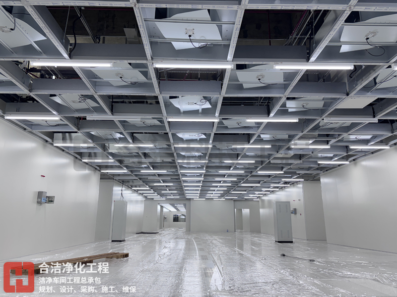 電子凈化車間的圖片